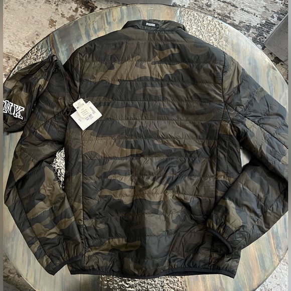 PINK Victoria’s Secret packable puffer size small green brown camouflage - Picture 9 of 9